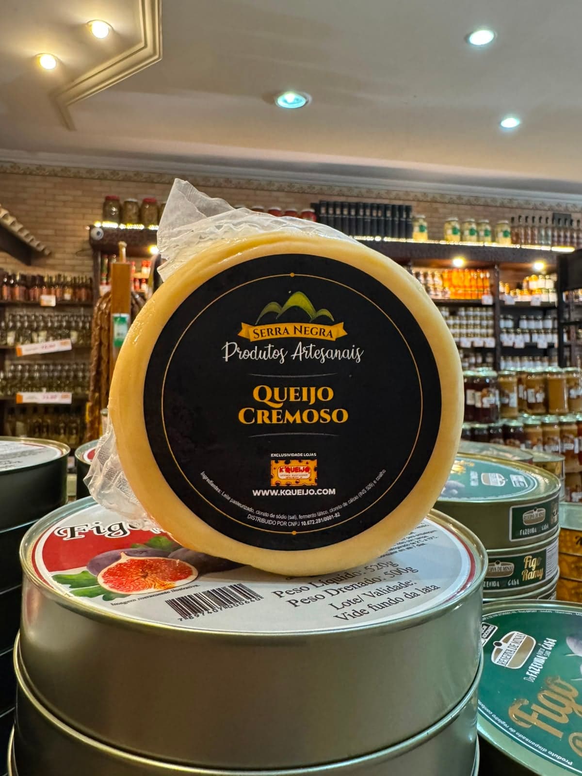 Queijo cremoso artesanal em fatias